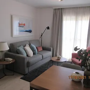 Private Inside Wyndham Close To Apartment